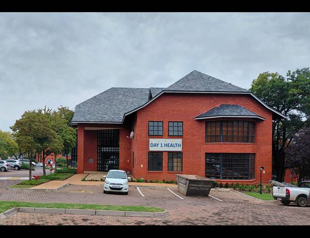 223M² OFFICE TO LET IN LYME PARK